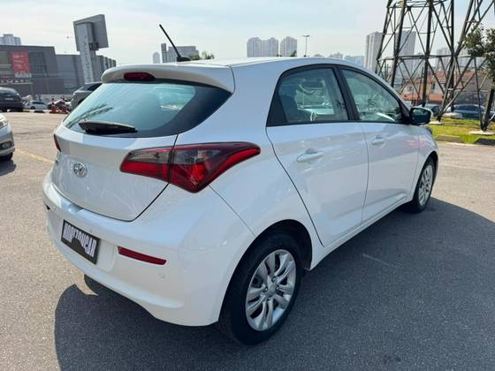 HYUNDAI HB20 1.0 COMFORT 12V FLEX 4P MANUAL HYUNDAI HB20 1.0 COMFORT 12V FLEX 4P MANUAL